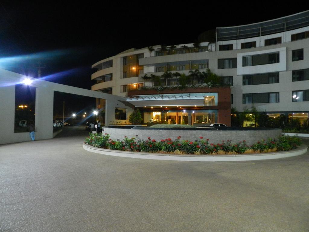 Hotel Rock Regency Toranagallu Dış mekan fotoğraf