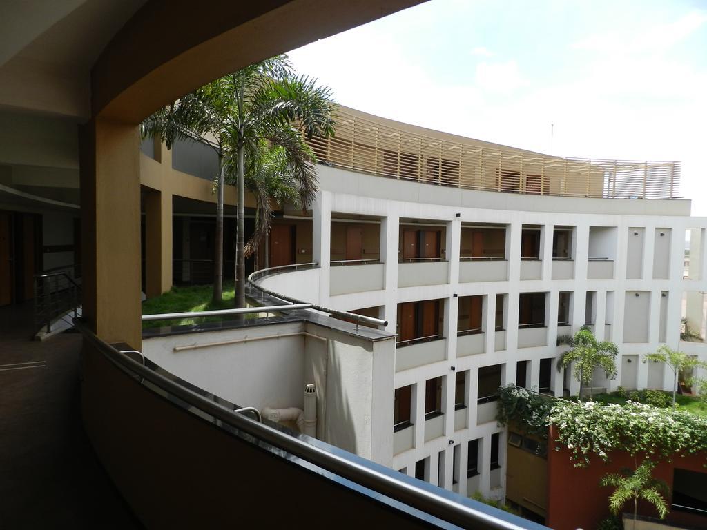 Hotel Rock Regency Toranagallu Dış mekan fotoğraf