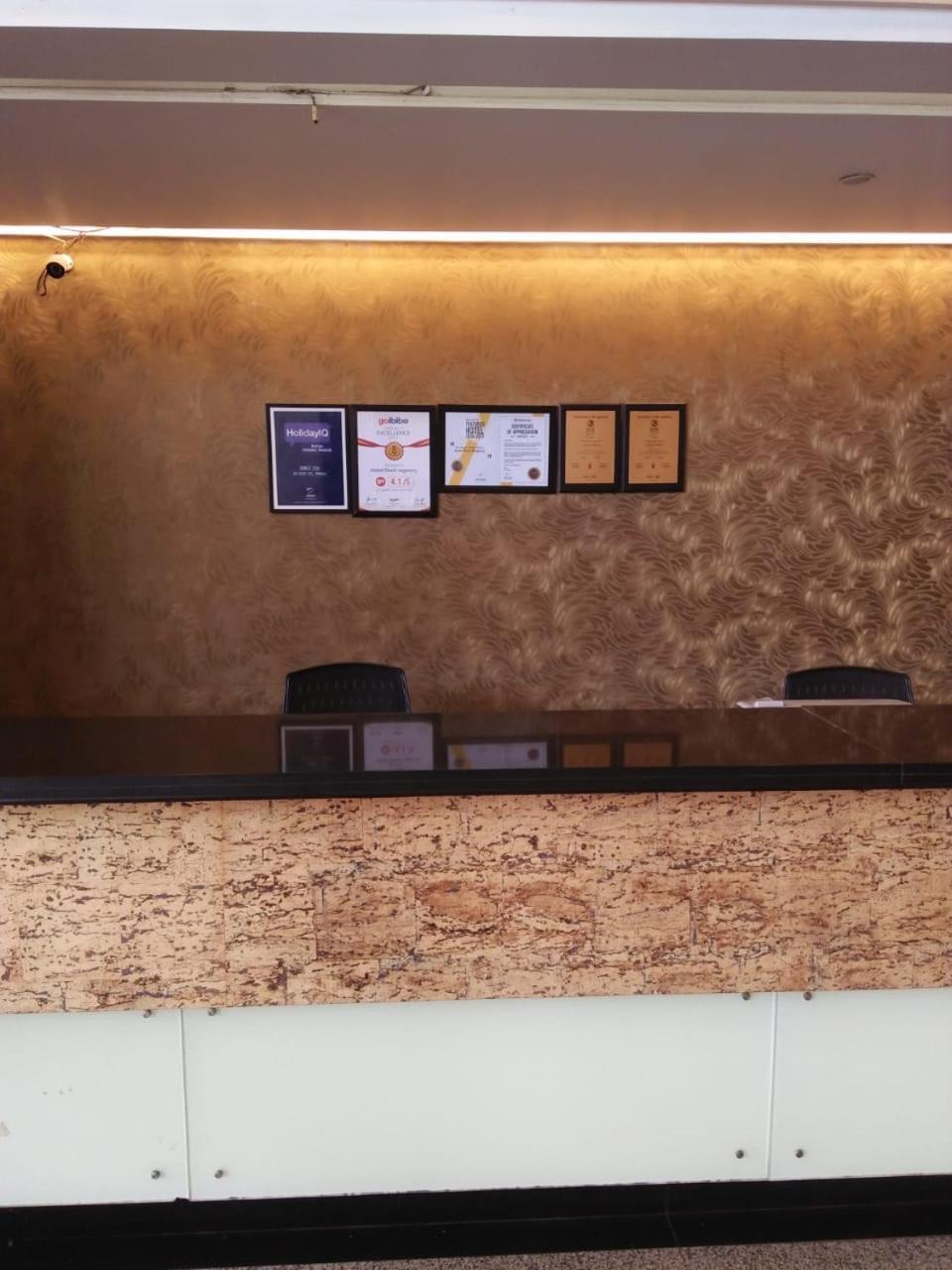 Hotel Rock Regency Toranagallu Dış mekan fotoğraf